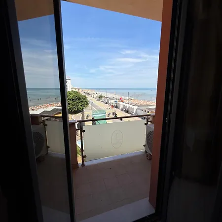 Residenza La Signora Vista Mare Con Ascensore 马洛塔