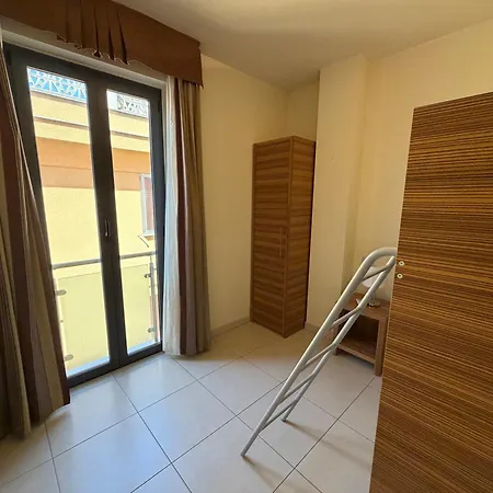 公寓 Residenza La Signora Vista Mare Con Ascensore 马洛塔