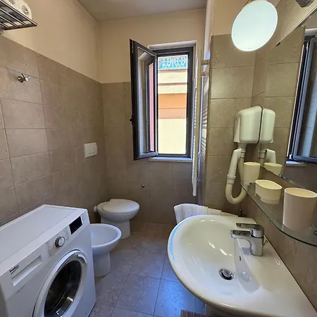 Residenza La Signora Vista Mare Con Ascensore Appartement