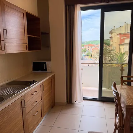 Residenza La Signora Vista Mare Con Ascensore * Marotta