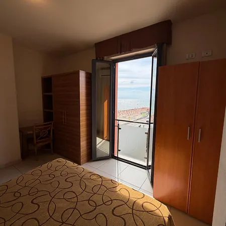 公寓 Residenza La Signora Vista Mare Con Ascensore 马洛塔