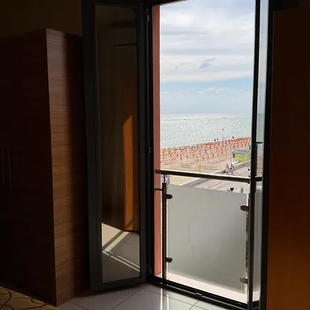 Residenza La Signora Vista Mare Con Ascensore 马洛塔